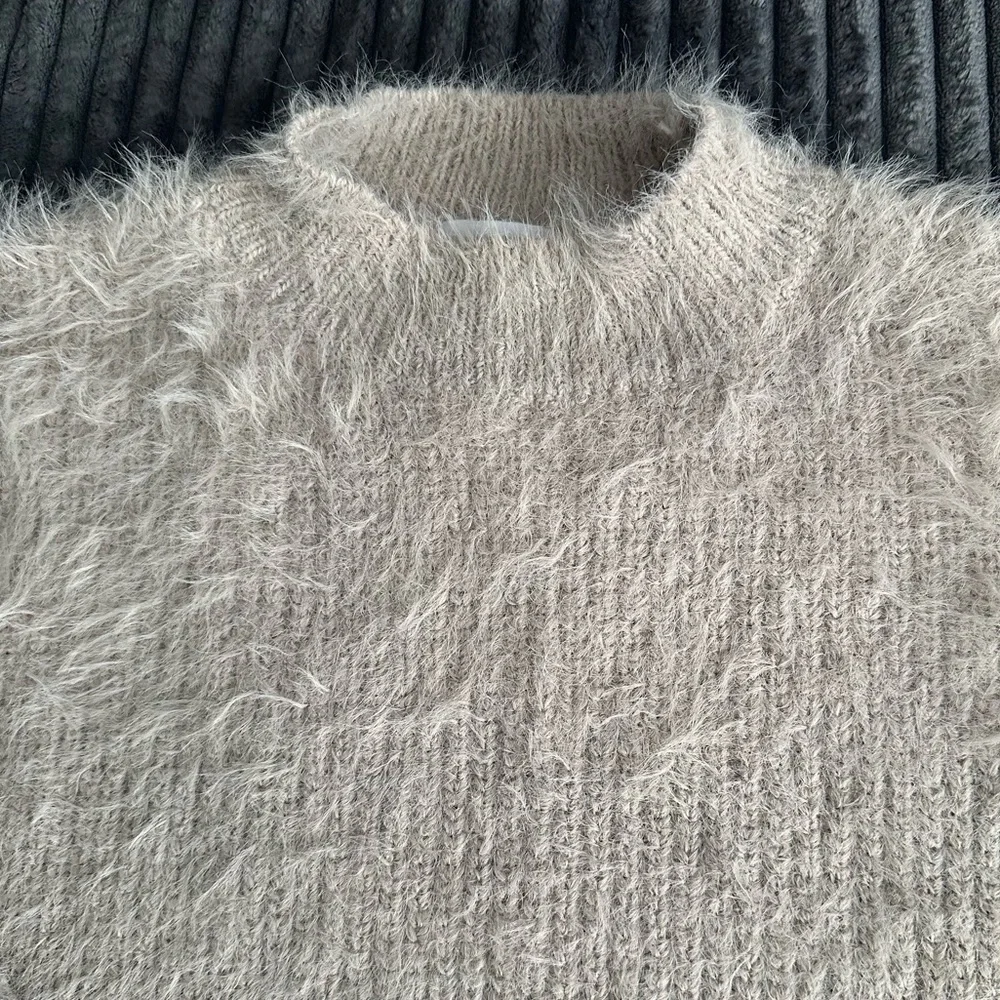 SNDYS Cozi Knit Sweater in Mushroom - Size S - Oversized and So Cozy!! - NWOT - Picture 3 of 6
